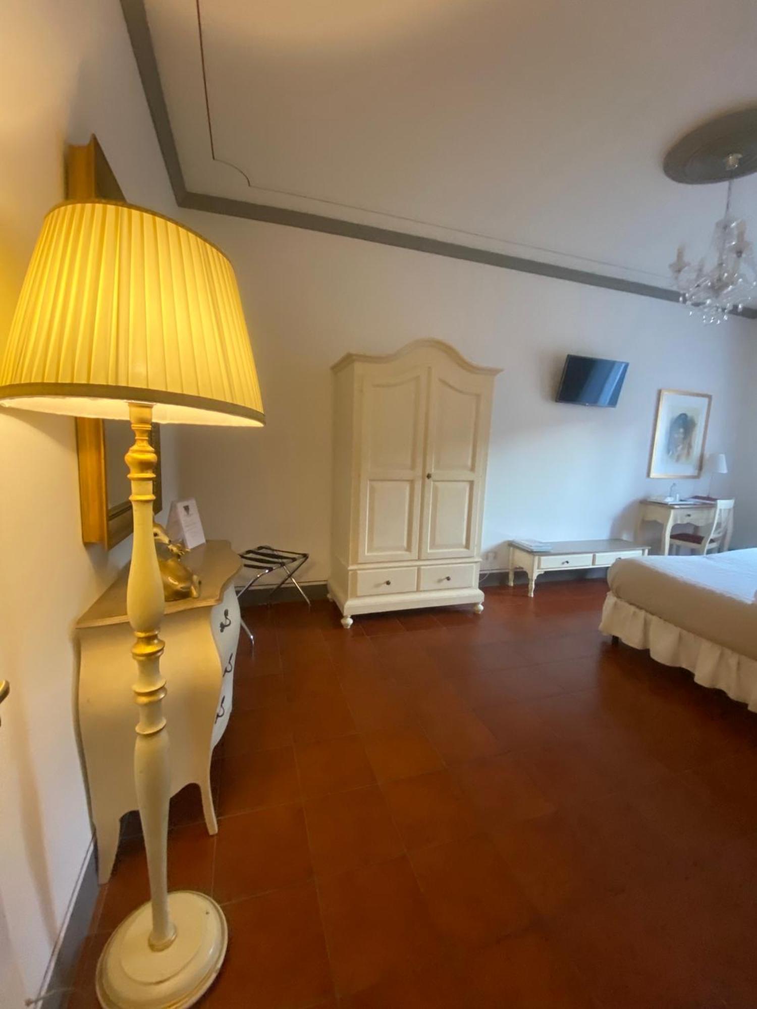 Palazzo Mari Suite & Rooms B&B Montevarchi Exterior photo